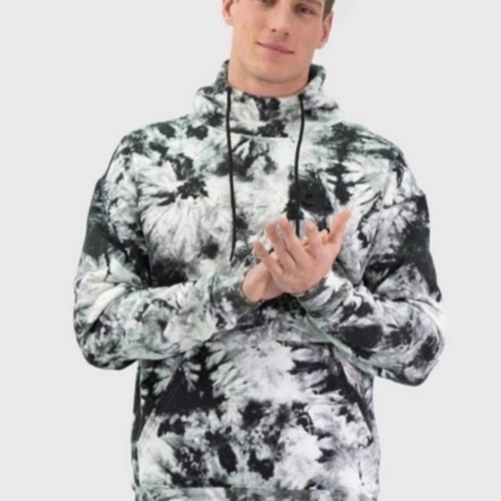 Balance Athletica verse hood
